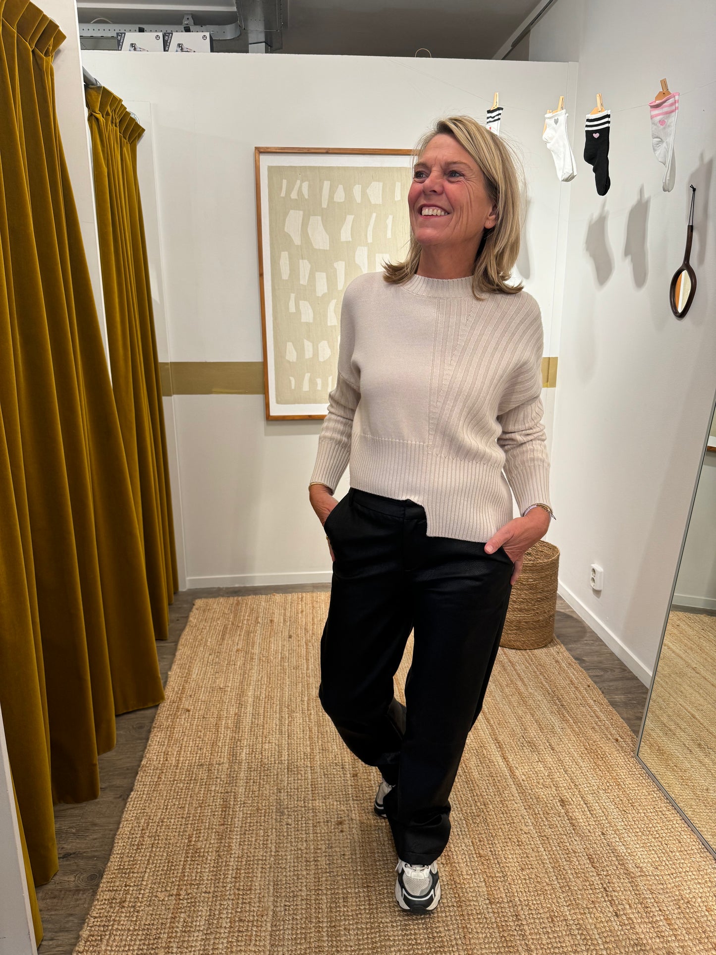 HONNETE VICTORIA BROEK