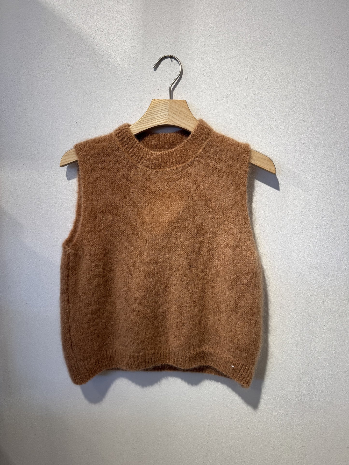 AURÆME MOUWLOOS VEST IMMUABLE