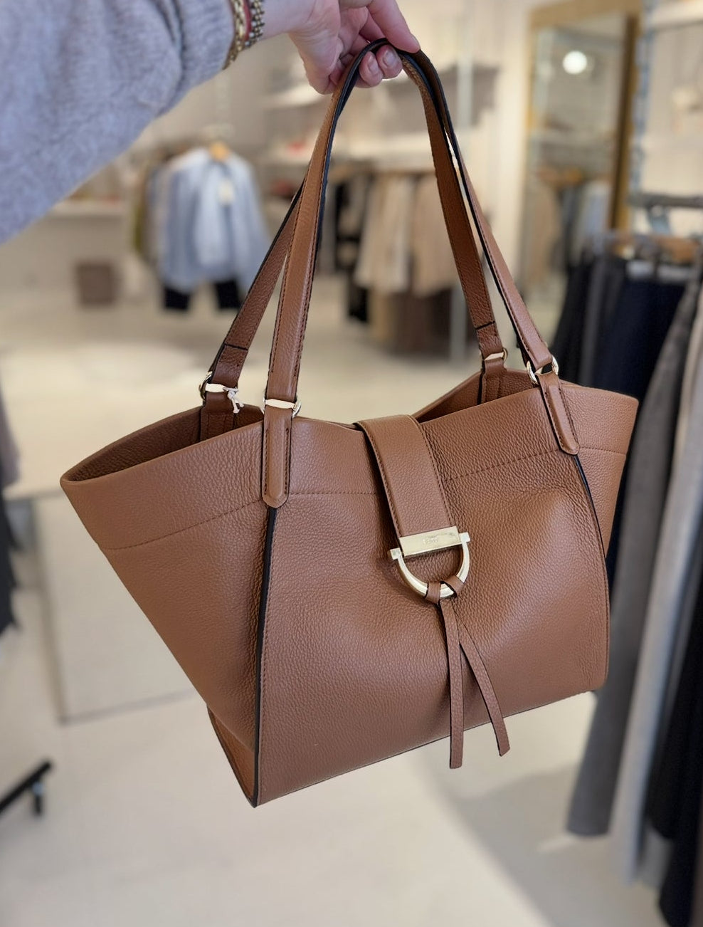 ABRO SHOPPER TEMI BRUIN