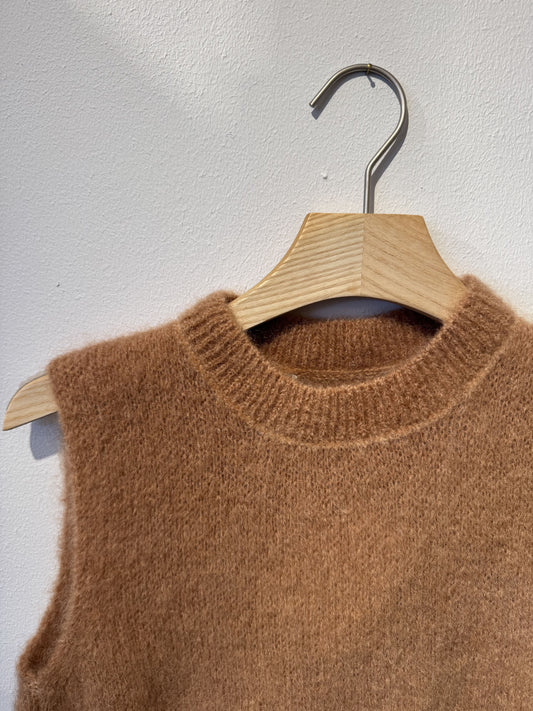 AURÆME MOUWLOOS VEST IMMUABLE